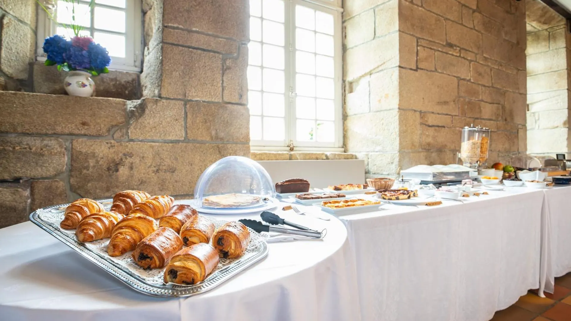 Manoir De Moellien, The Originals Relais Hotel Plonevez-Porzay