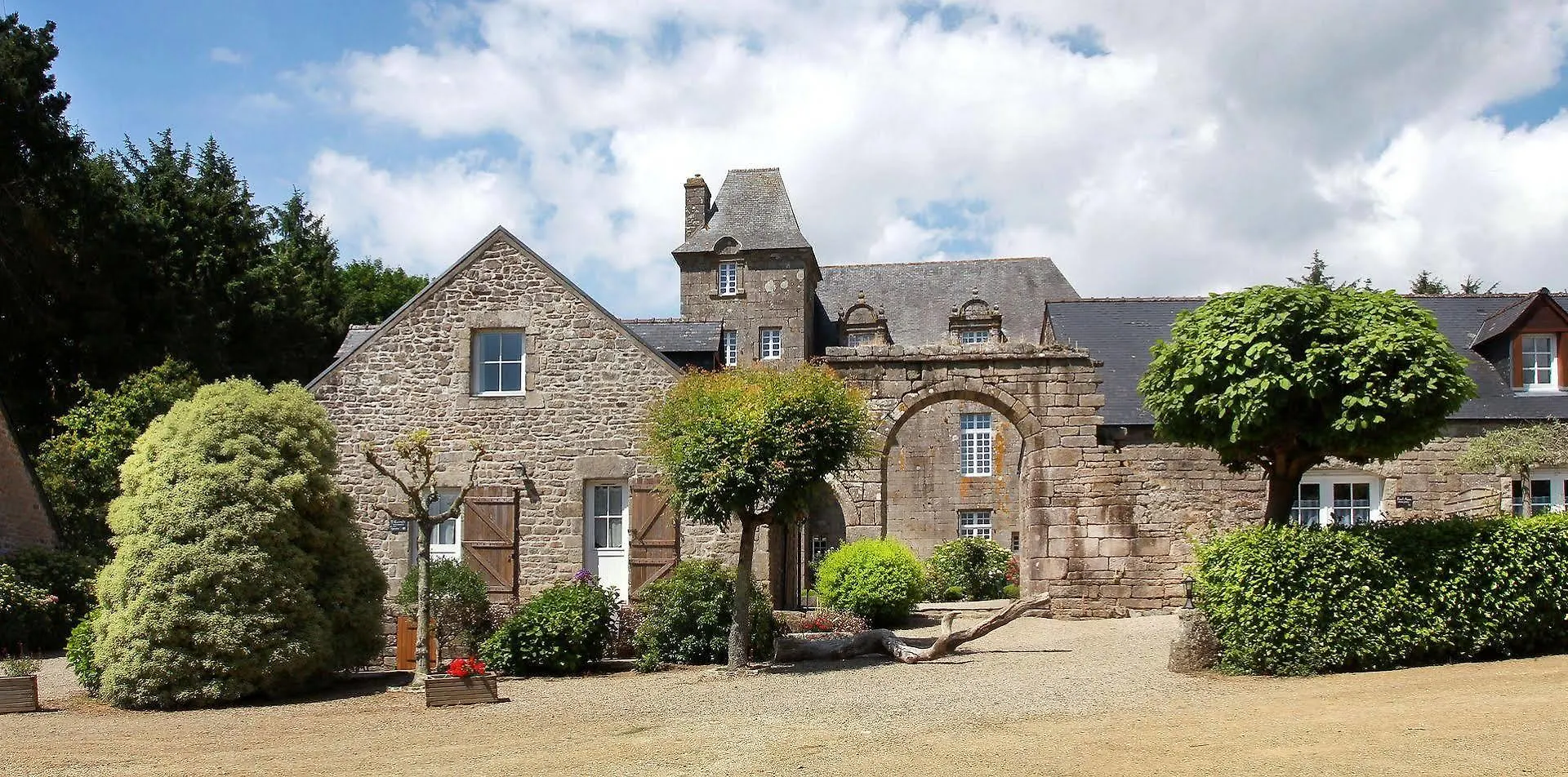 ***  Hotel Manoir De Moellien, The Originals Relais Plonévez-Porzay Francia