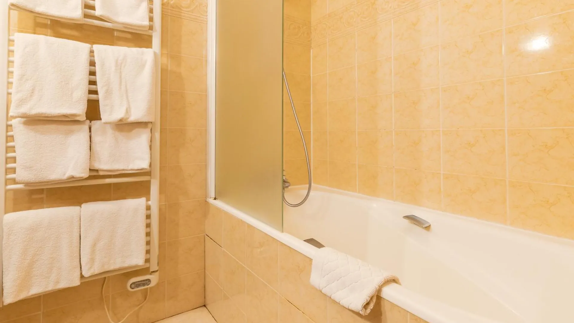 Manoir De Moellien, The Originals Relais Hotel Plonevez-Porzay